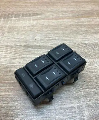 Ford Mondeo Mk III Electric window control switch 1S7T14A132BD