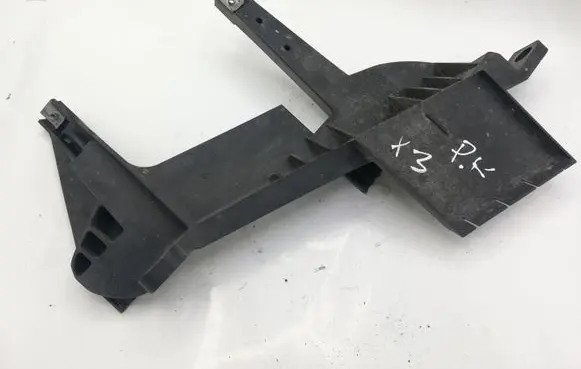 BMW X3 E83 Headlight/headlamp mounting bracket 1301073024