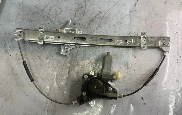 Hyundai i10 Front door window regulator with motor 824010x010