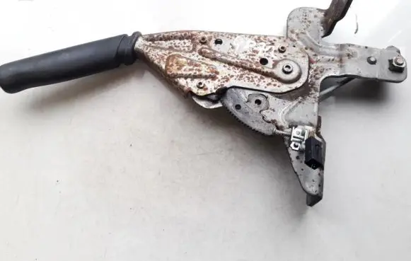 Nissan Pathfinder R51 Handbrake/parking brake lever assembly