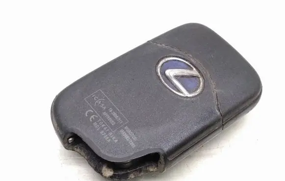 Lexus RX 450H Ignition key/card MR3983 Cr1632