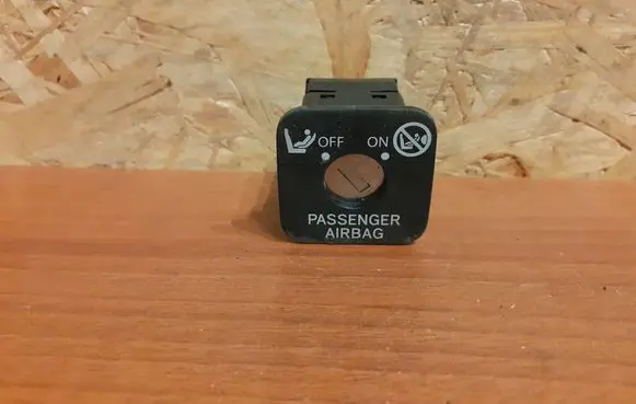 Toyota Prius (XW30) Passenger airbag on/off switch 1951A9N 915