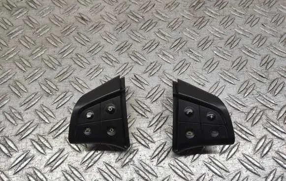 Mercedes-Benz B W245 Steering wheel buttons/switches A1698207910