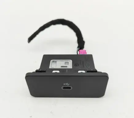 Land Rover Defender USB socket connector R8A219010CA