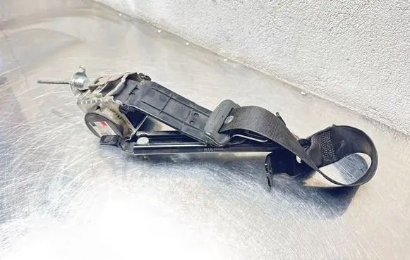 Opel Astra H Front seatbelt 560834901 051130