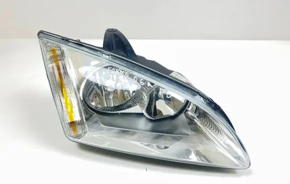 Ford Focus Headlight/headlamp 10179 4M51 0374D