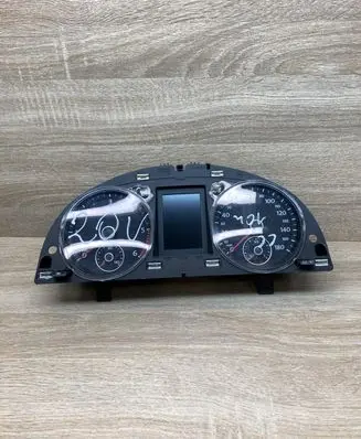 Volkswagen PASSAT CC Speedometer (instrument cluster) 3C8920970L