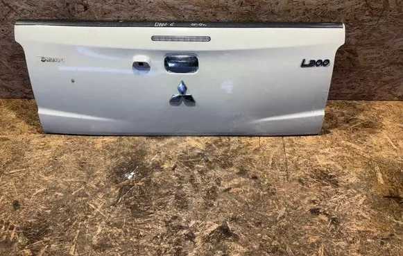 Mitsubishi L200 Tailgate/trunk/boot lid 