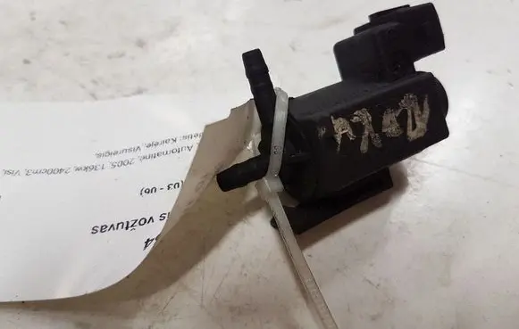 Volvo XC90 Turbo solenoid valve 72224010 03T086 30611668