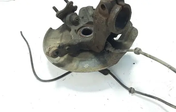 Front wheel hub
