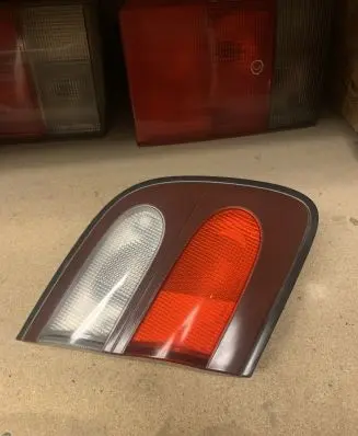 Nissan Almera Tailgate rear/tail lights BA75E