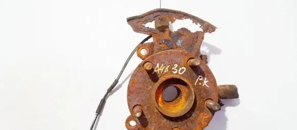 Toyota Corolla Verso AR10 Front wheel hub