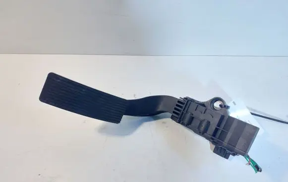 Mercedes-Benz B W246 W242 Accelerator throttle pedal A2463001904