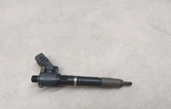 Volvo V40 Fuel injector 31405404 32370010 09Q01942