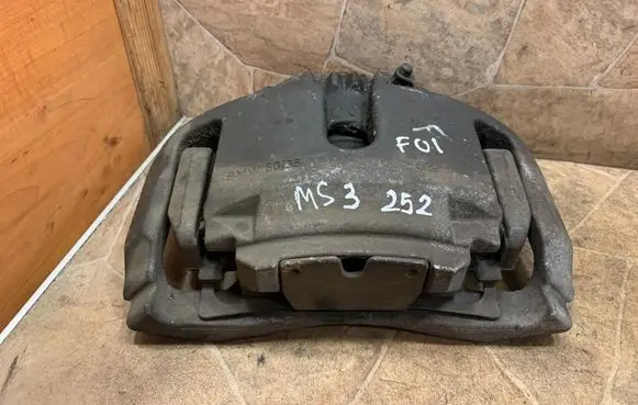 BMW 7 F01 F02 F03 F04 Front brake caliper 