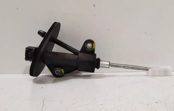 Opel Mokka Clutch master cylinder 96887808