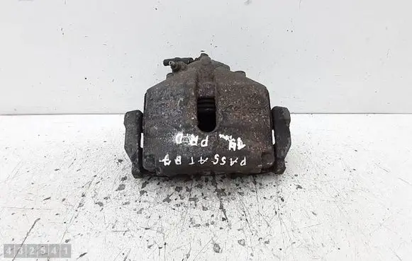 Volkswagen PASSAT B7 Front brake caliper