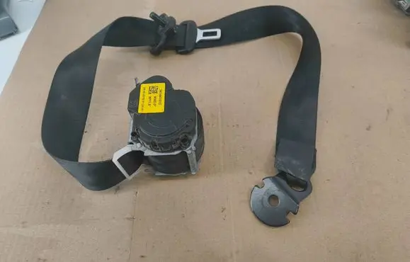 Mercedes-Benz C W204 Front seatbelt 04052016212441 6000330 34144151C