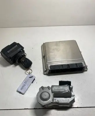 Mercedes-Benz C W203 Engine ECU kit and lock set A6111537979 0281011003 28RT357