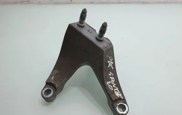 Dacia Sandero II Gearbox mounting bracket 112531966R