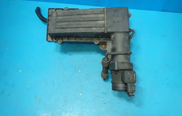 Volkswagen PASSAT B6 Air filter box 3C0129607BD 3C0129601BS