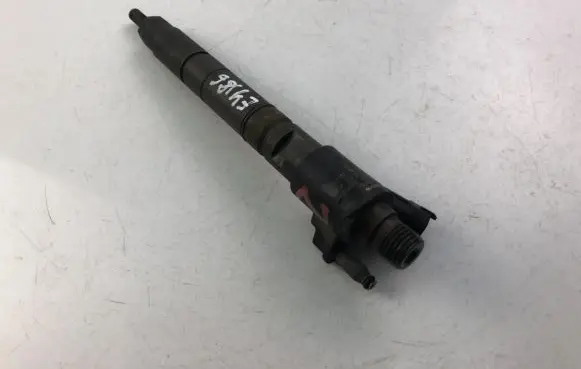 Volvo S60 Fuel injector 31272690