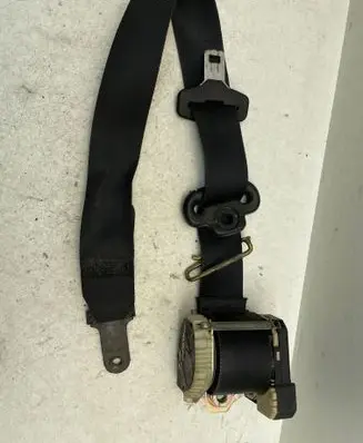 Ford Mondeo Mk III Front seatbelt 33023899