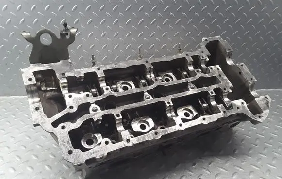 Mercedes-Benz S W221 Engine head A6420109820 6420109820 0M642