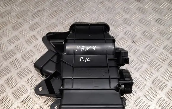 Porsche Panamera (970) Rear air vent grill 97057221101