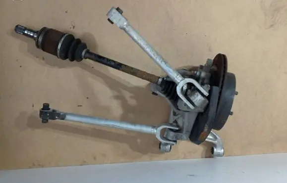 Infiniti Q50 Rear wheel hub spindle/knuckle 