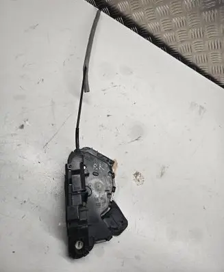 Volkswagen Tiguan Allspace Front door lock 17A837015