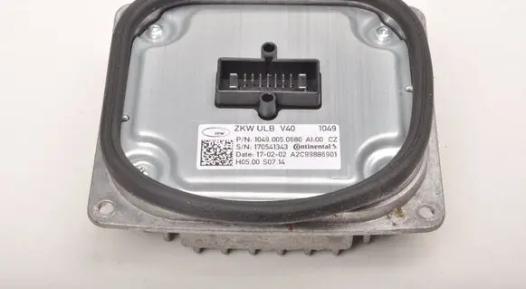 Volvo V40 LED ballast control module 1049.005.0680