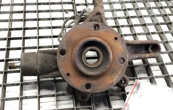Front wheel hub spindle knuckle