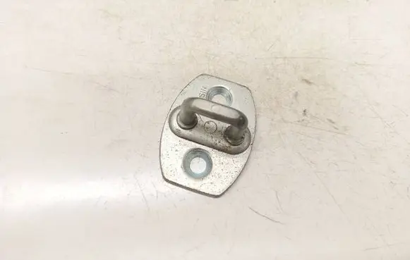 Toyota Avensis T250 Front door lock loop/hook striker 