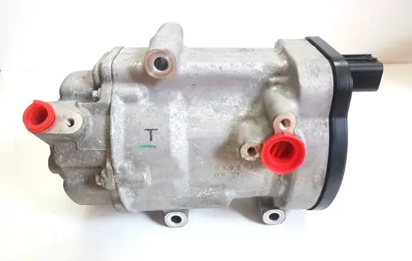 Toyota RAV 4 (XA50) Air conditioning (A/C) compressor (pump) 0424000171 ESB27C
