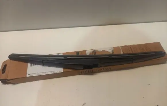 Hyundai Santa Fe Front wiper blade arm 988202B001