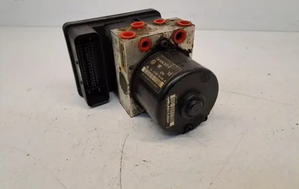 Volkswagen Golf V ABS Pump 1C0907379