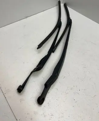 Audi A4 S4 B6 8E 8H Front wiper blade arm 8H2955407A 8H2955408A
