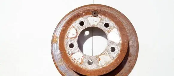 Mitsubishi Lancer X Rear brake disc neventiliuojamas