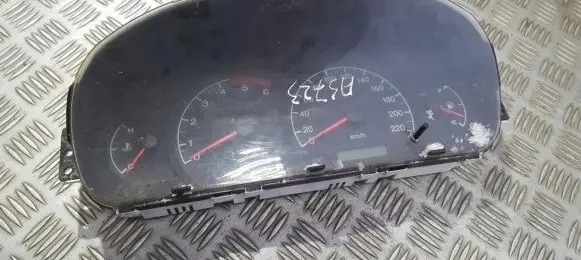 Hyundai Elantra Speedometer (instrument cluster) 69800930
