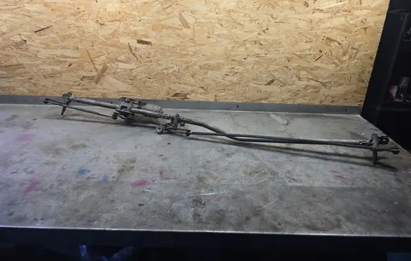 Peugeot 3008 I Front wiper linkage and motor 0390241869