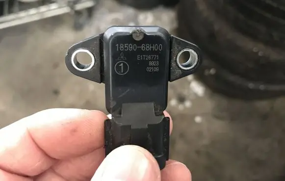 Suzuki Swift I Air pressure sensor 1859068H00 855512267 E1T26771