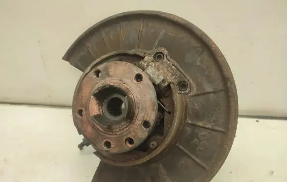 Volkswagen Touareg II Rear wheel hub