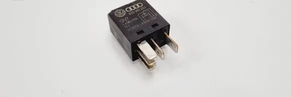 Audi A6 S6 C6 4F Other relay 8Z0951253