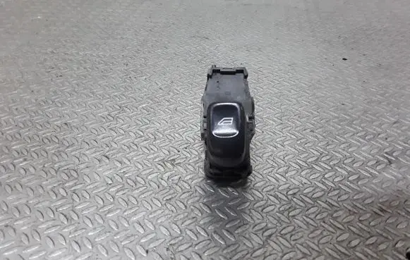 Volvo XC90 Electric window control switch 8685288