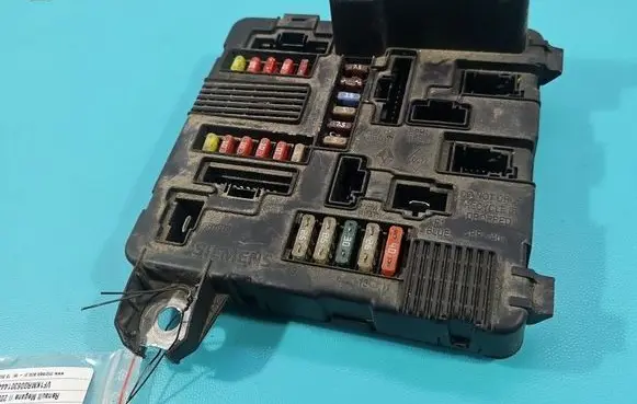 Renault Megane II Central body control module IMPRK1573973