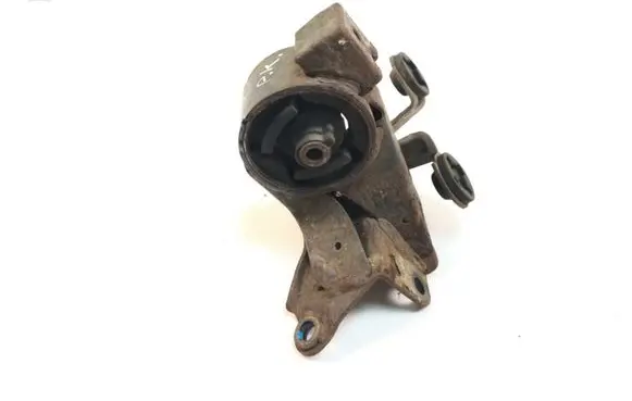 Nissan X-Trail T30 Engine mount bracket