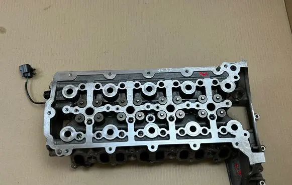 Jaguar F-Pace Engine head PBG4D36090AC