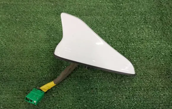 Hyundai i30 Aerial GPS antenna 96210-G4201