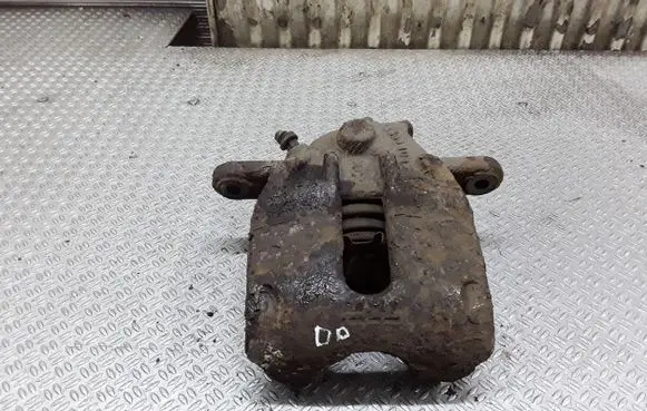 Nissan Note (E11) Front brake caliper